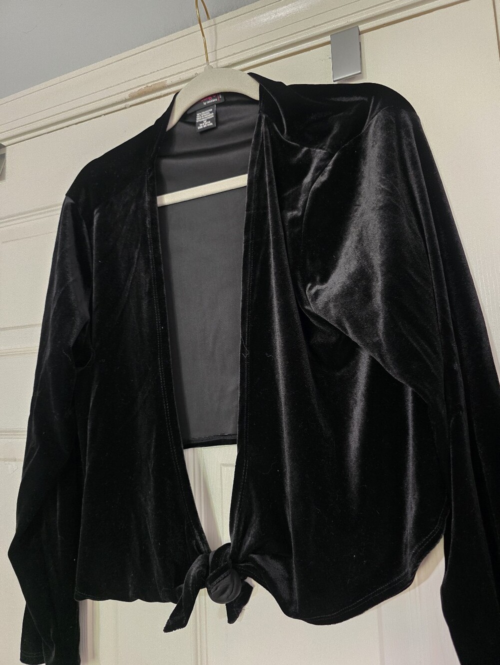 Clothing Co. by Notation Womens black velvet tie-front shrug Size 1XL Witchy